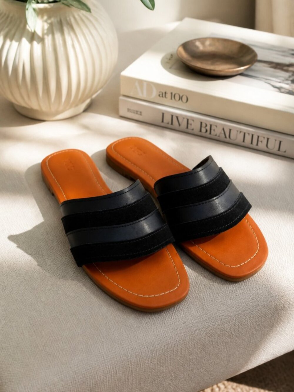 UGG Ximena Black Leather Slide Sandals Women’s Sizes 7.5M